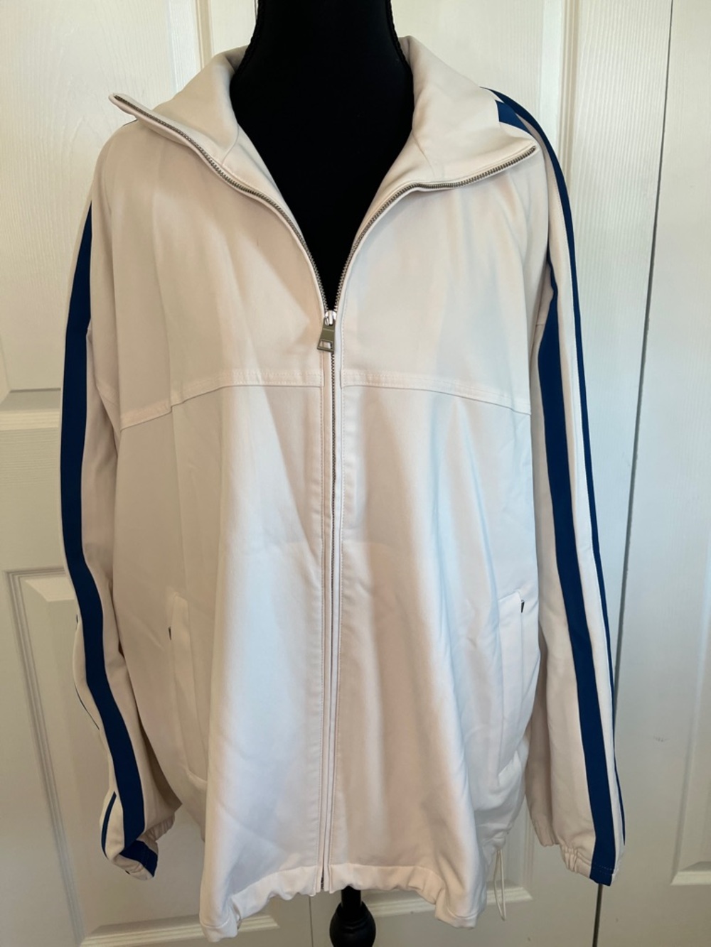 Athleta MVP Zip-Front Athletic Yoga Jacket Bone Cream Blue Stripes Size Large